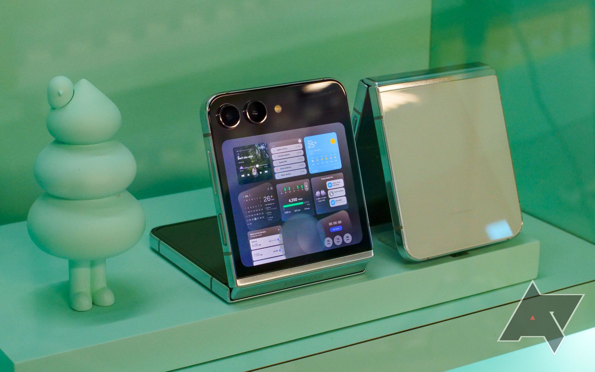 How noteworthy will replacing the Samsung Galaxy Z Flip 5 conceal fee?