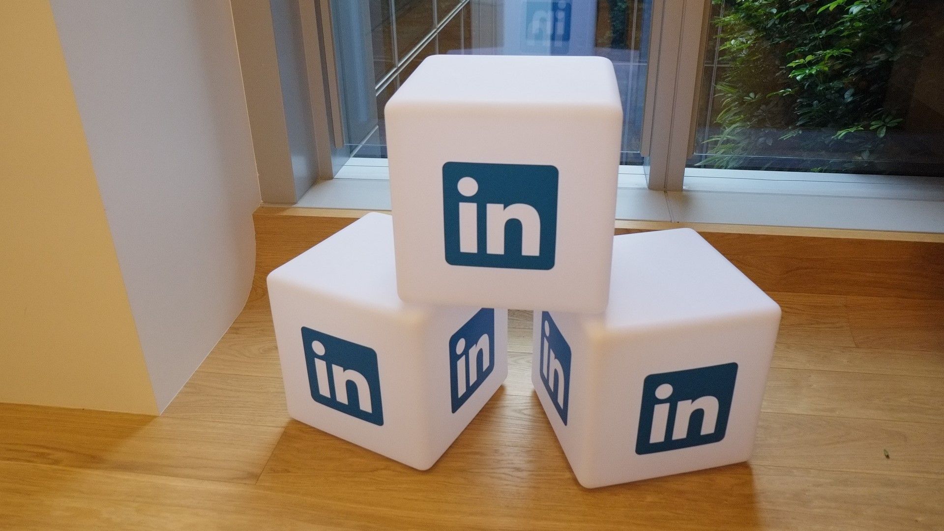 trade your LinkedIn URL