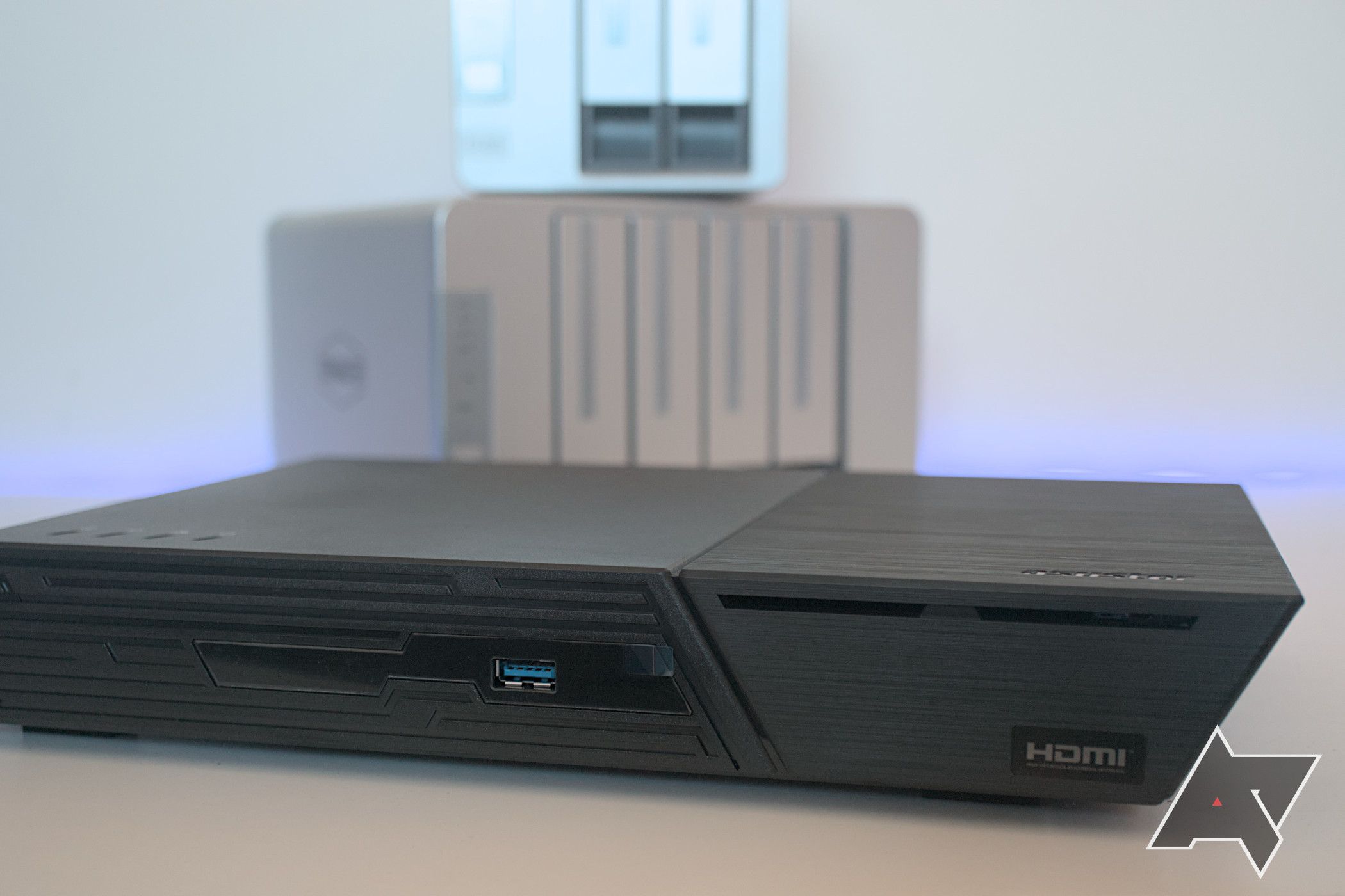 What’s the variation between NAS and DAS?