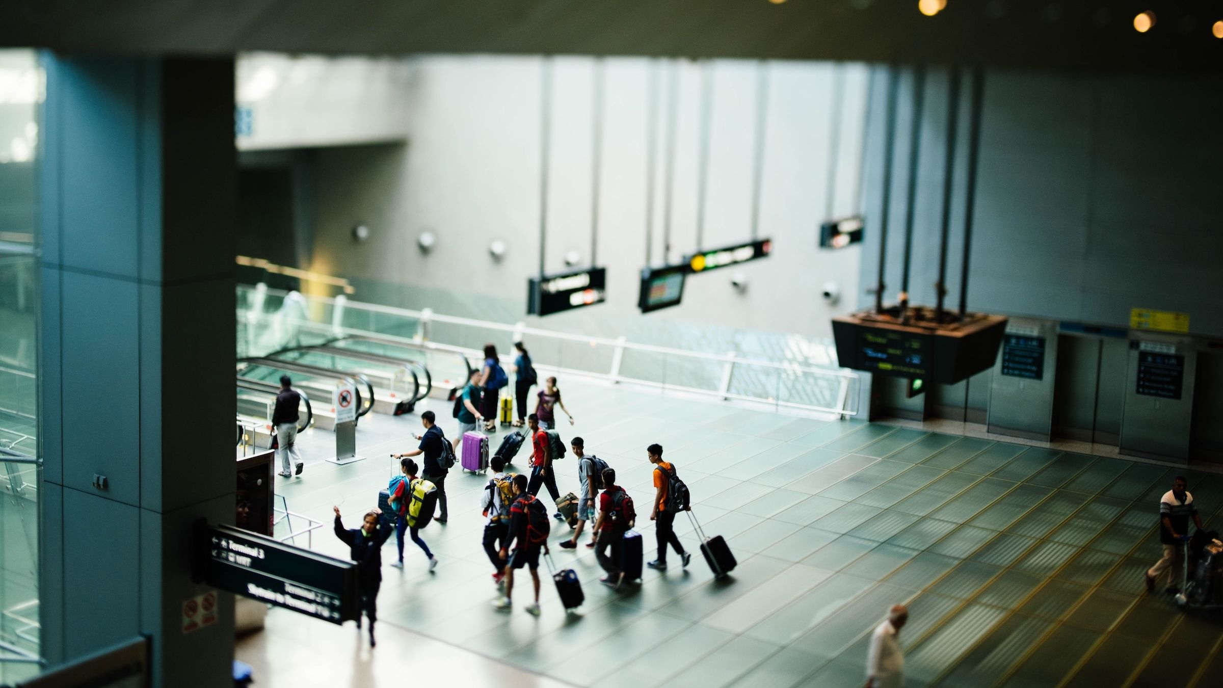 safely spend an airport charging site