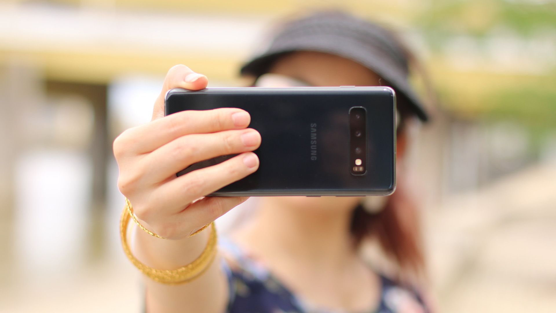 How to take hold of a preferrred selfie: 16 guidelines for a killer self portrait