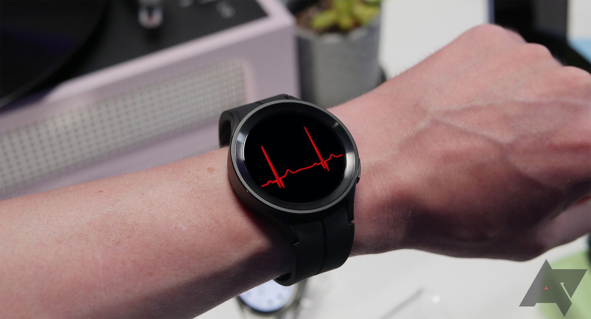 How finish fitness trackers and wearables measure very important signs?