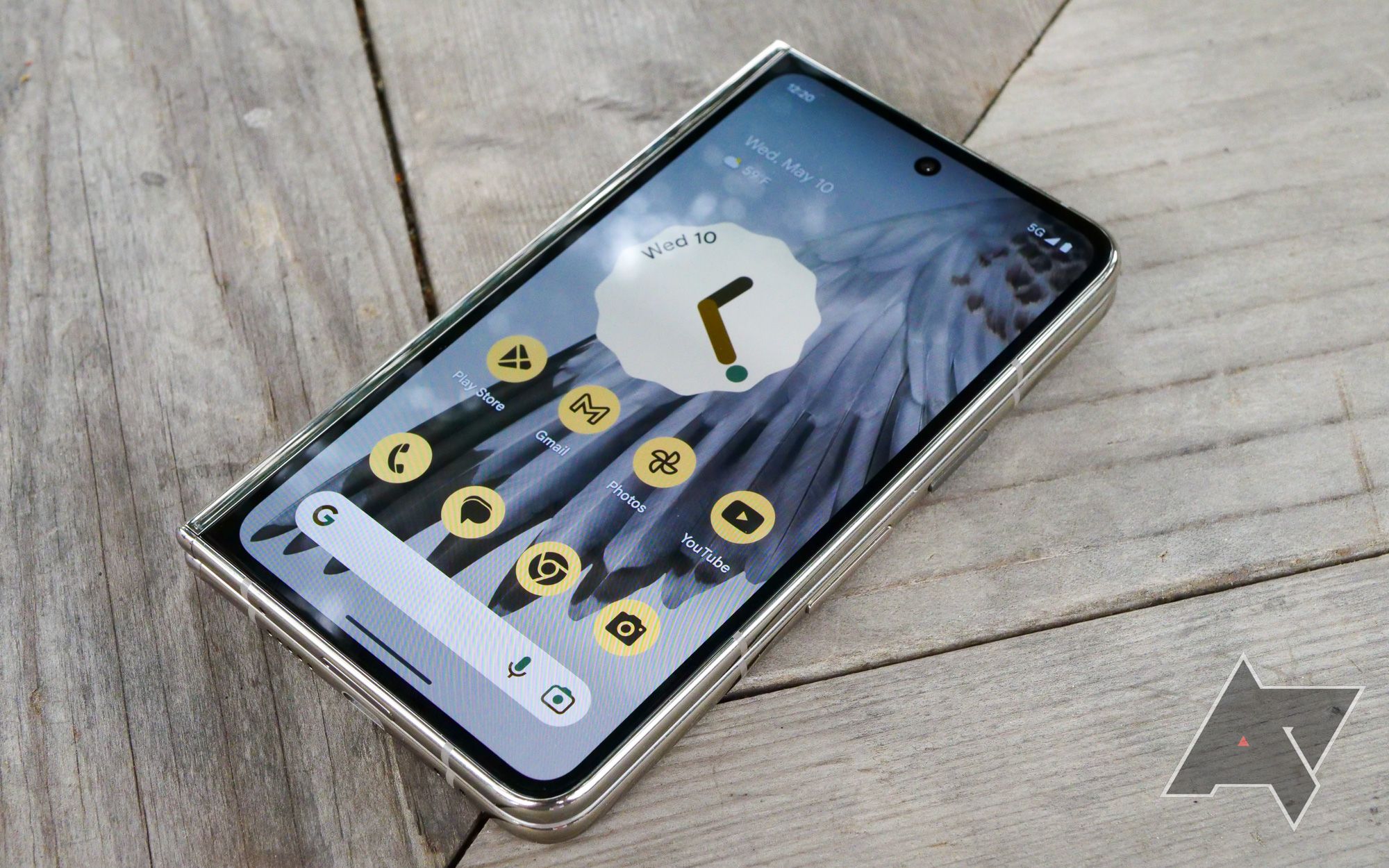 Only Google Pixel Fold wireless chargers in 2023