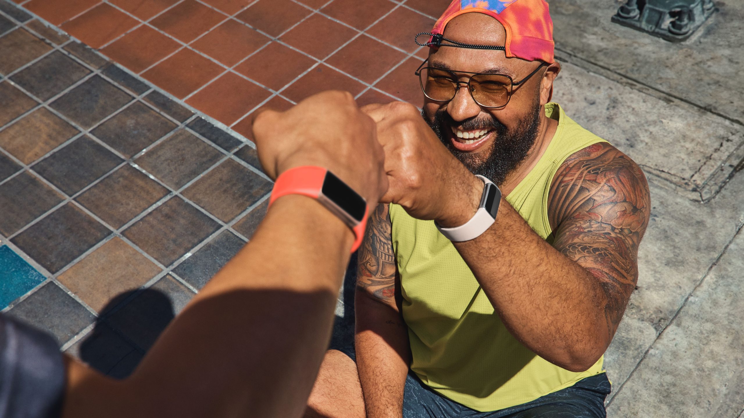 Does the Fitbit Stamp 6 use long-established explore bands?
