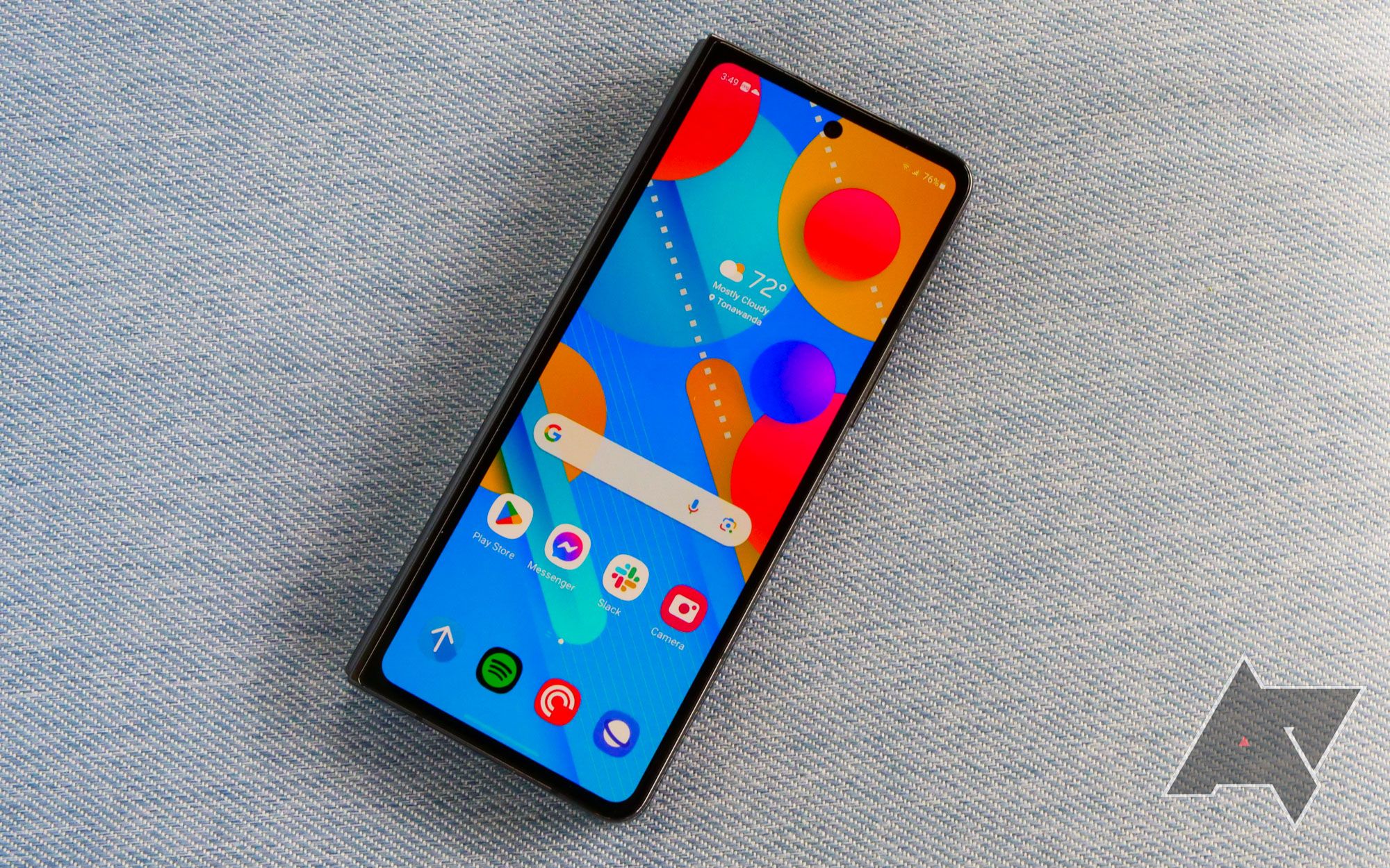 Skip replace-ins and carriers with $300 off this Galaxy Z Fold 5 deal