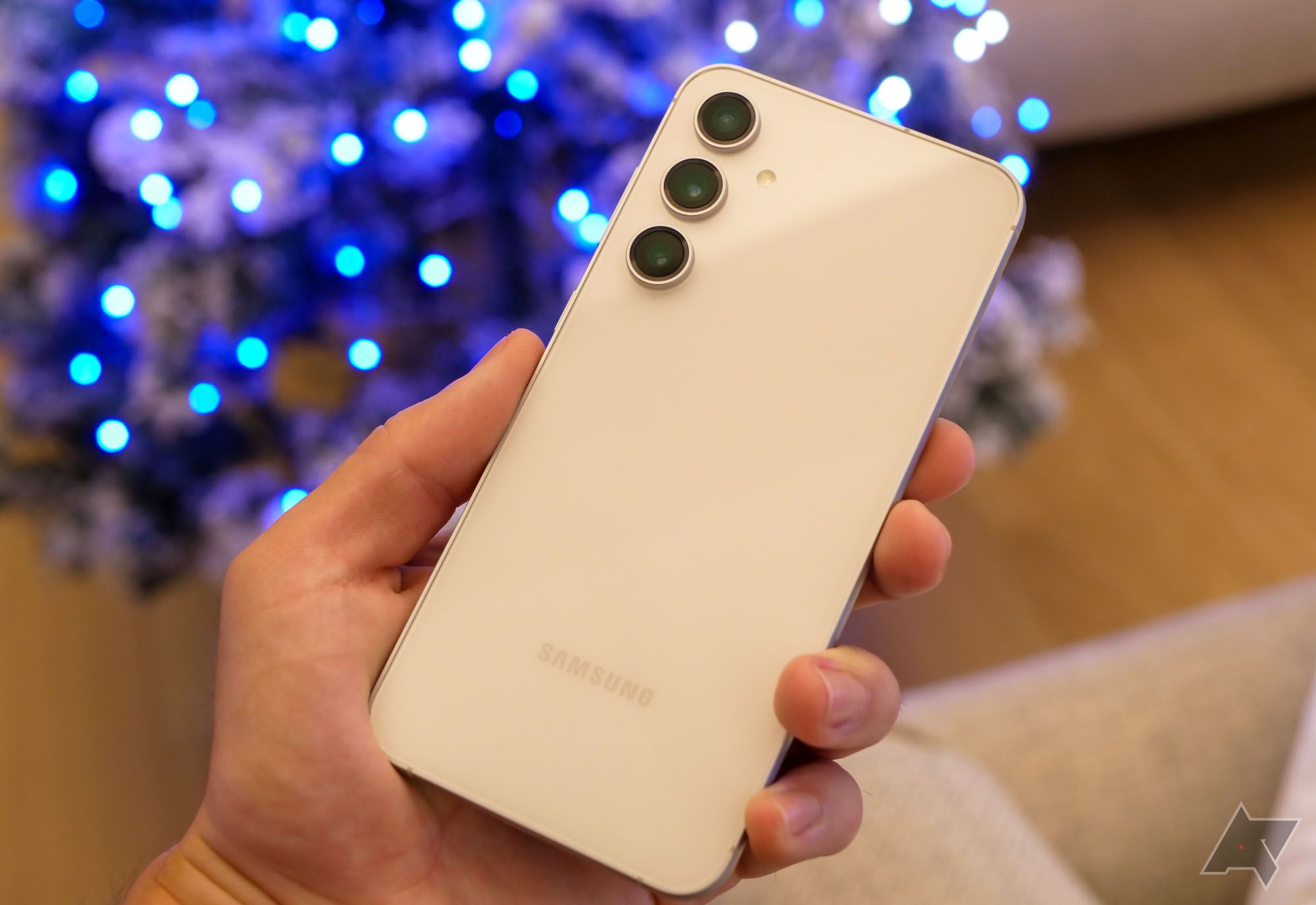 The Samsung Galaxy S23 FE takes the sequence again to its funds flagship roots