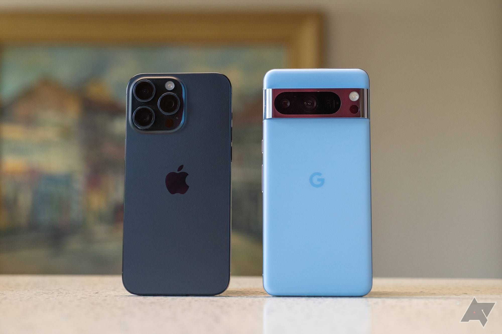 Google’s new Pixel lock screens must duplicate the iPhone’s photo suggestions