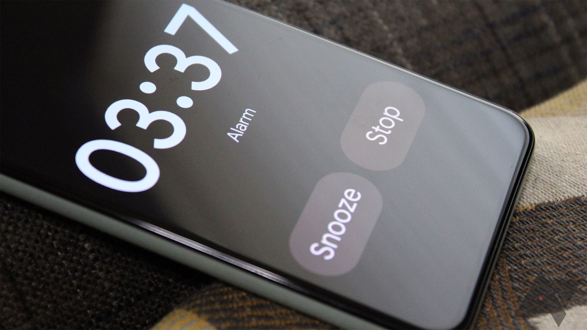 The latest Google Clock app update in the spoil syncs Pixel Gape alarms